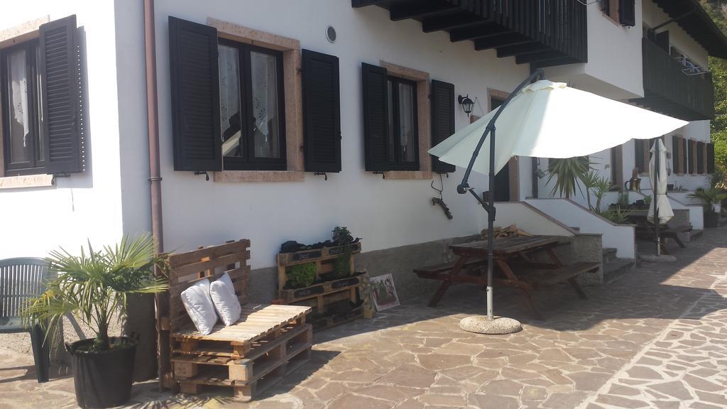 Residence Mezzosole Riva del Garda Eksteriør billede